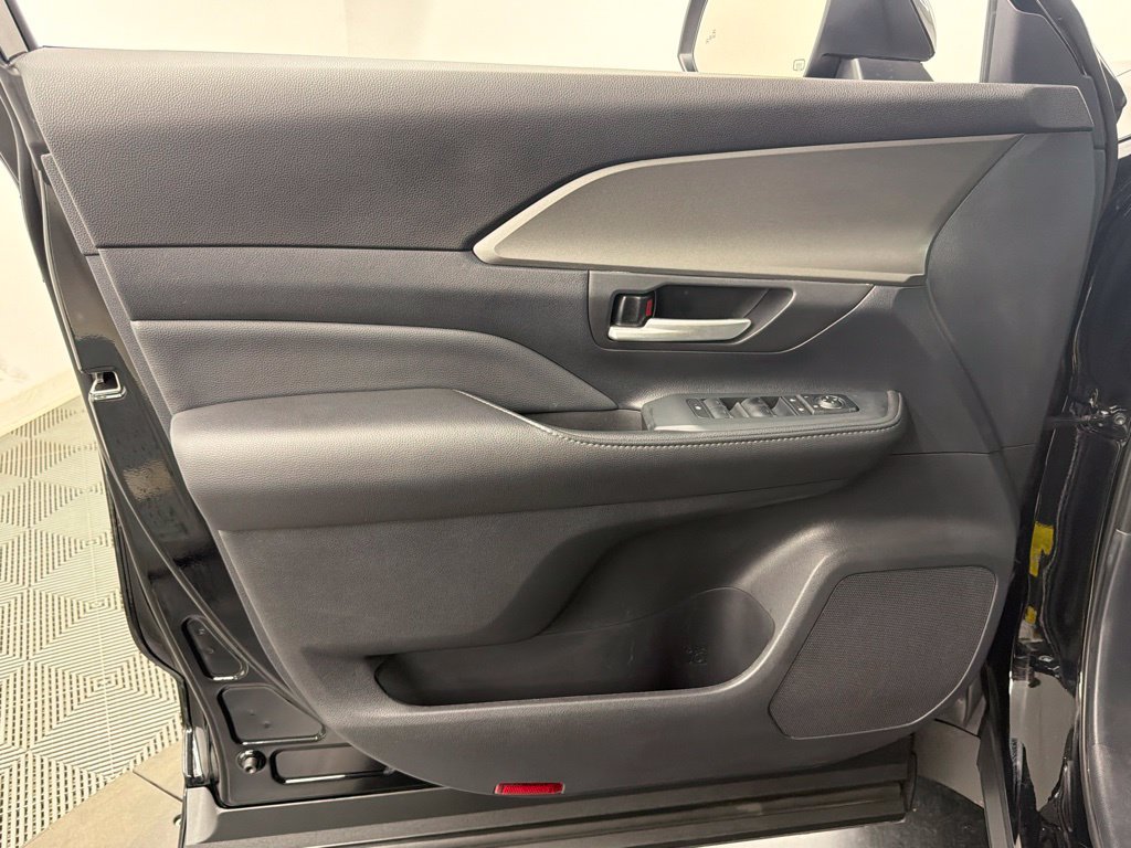 Certified 2026 Toyota Grand Highlander FWD image 19