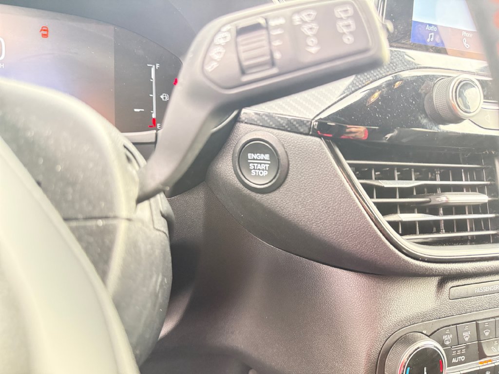 Used 2025 Ford Escape ST-Line Select AWD/4WD image 30