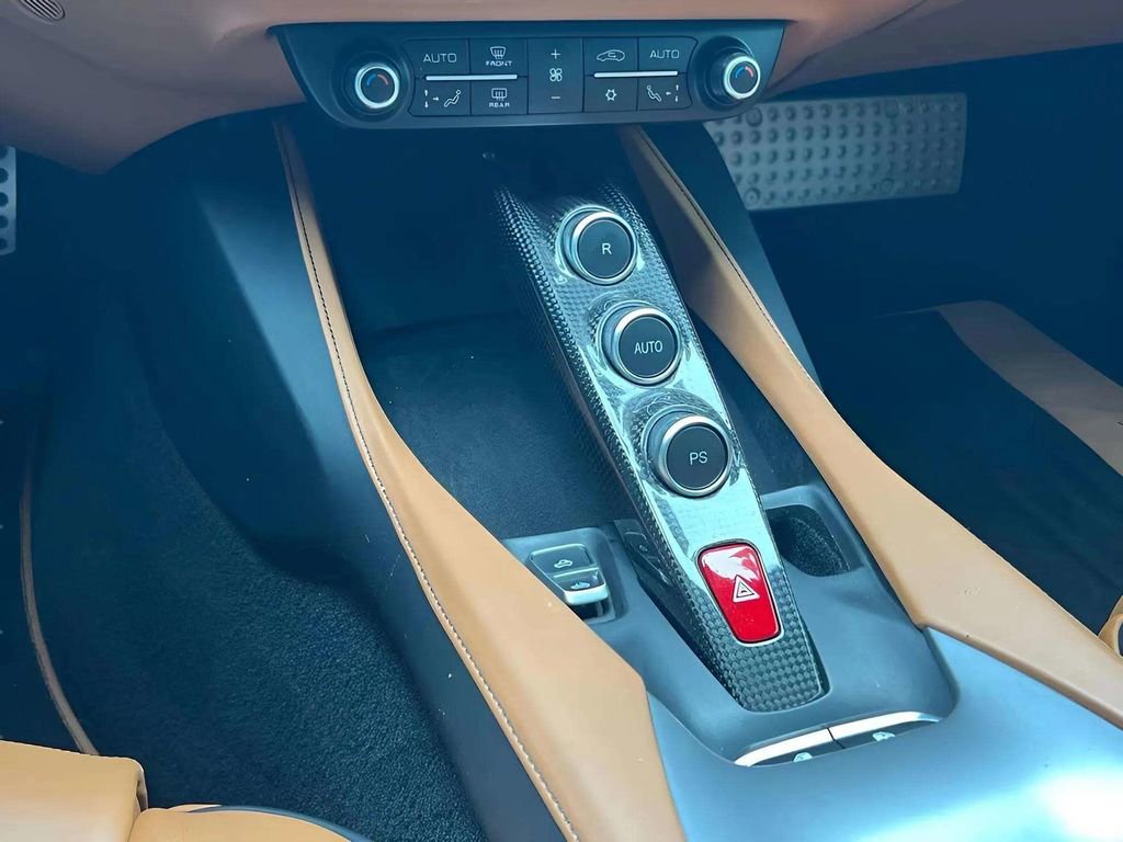 Used 2020 Ferrari Portofino Base image 25