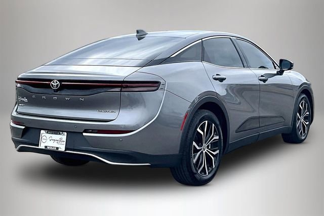 Used 2023 Toyota Crown Limited AWD/4WD image 5