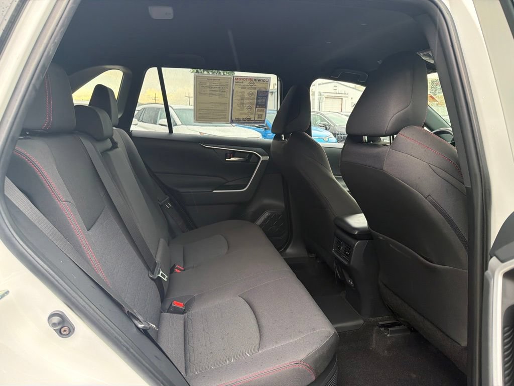 Used 2025 Toyota RAV4 SE AWD/4WD image 15