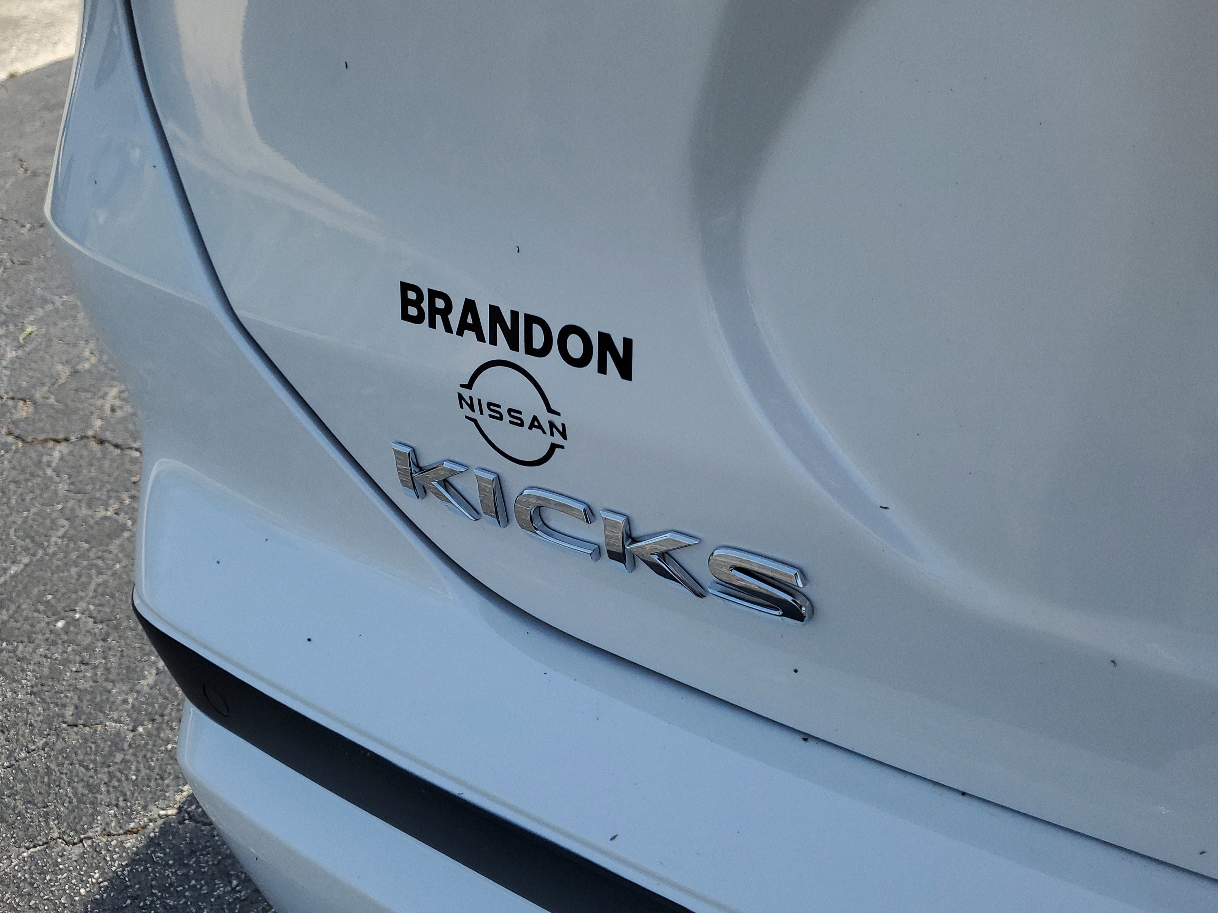 Certified 2024 Nissan Kicks SR image 9