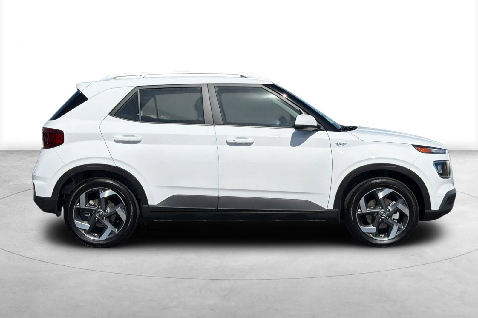 Certified 2026 Hyundai Venue SEL FWD image 9