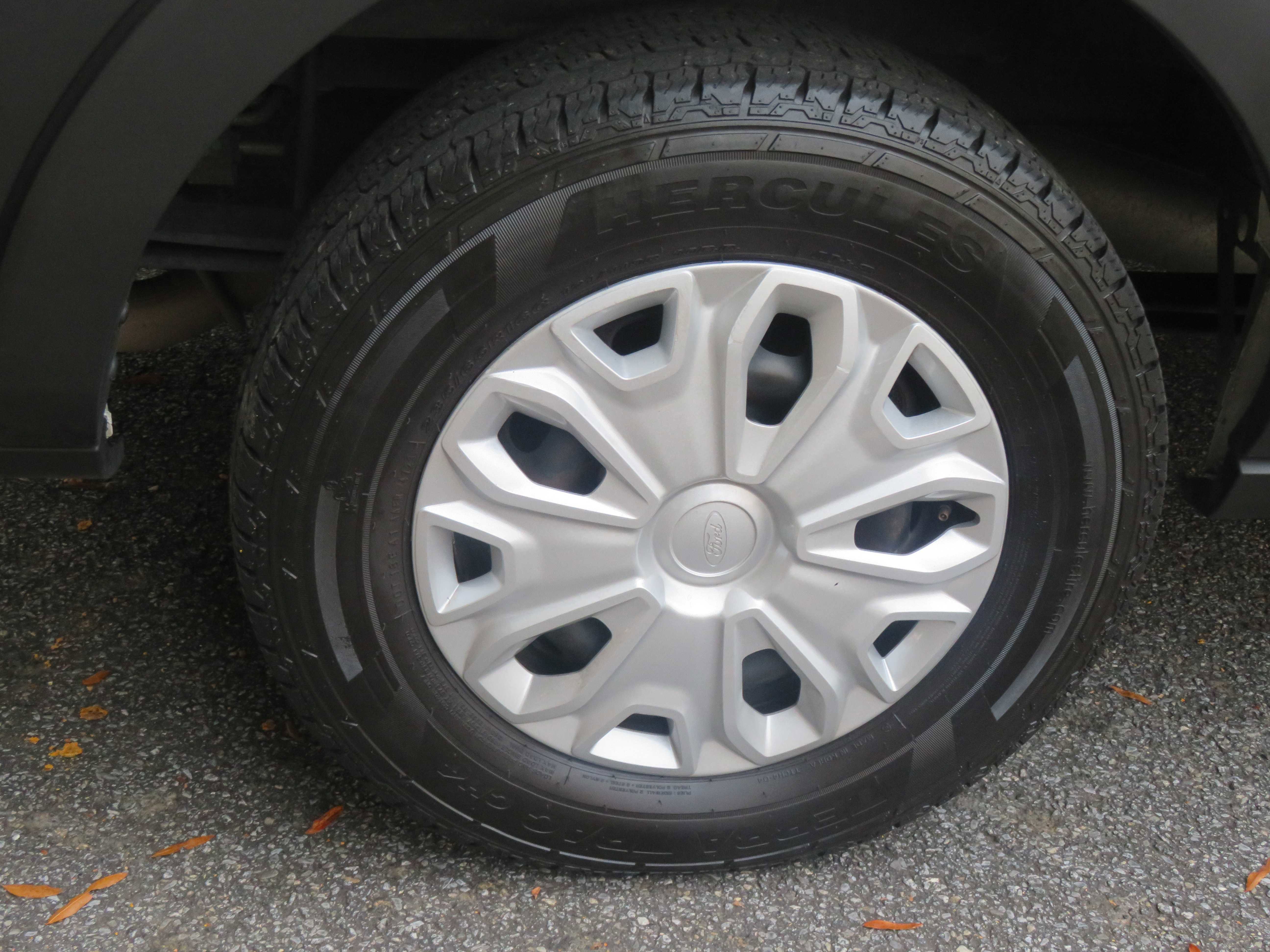 Used 2023 Ford Transit 350 XLT image 9