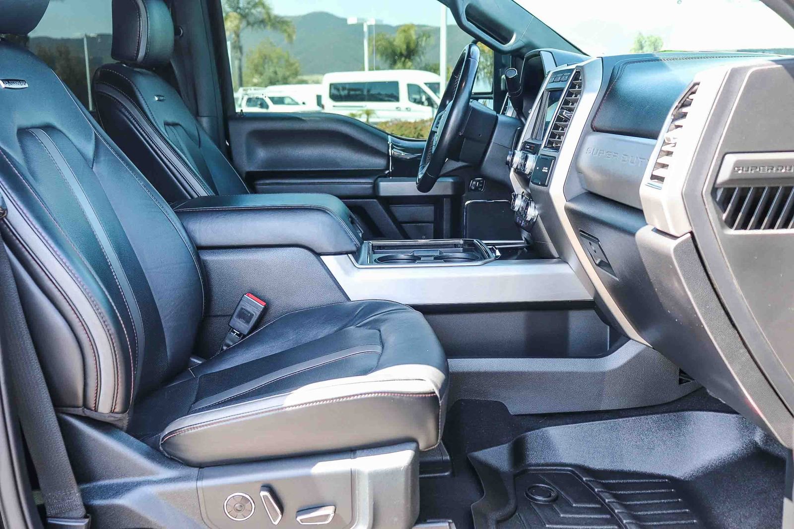 Used 2021 Ford F450 Platinum w/ FX4 Off-Road Package AWD/4WD image 16