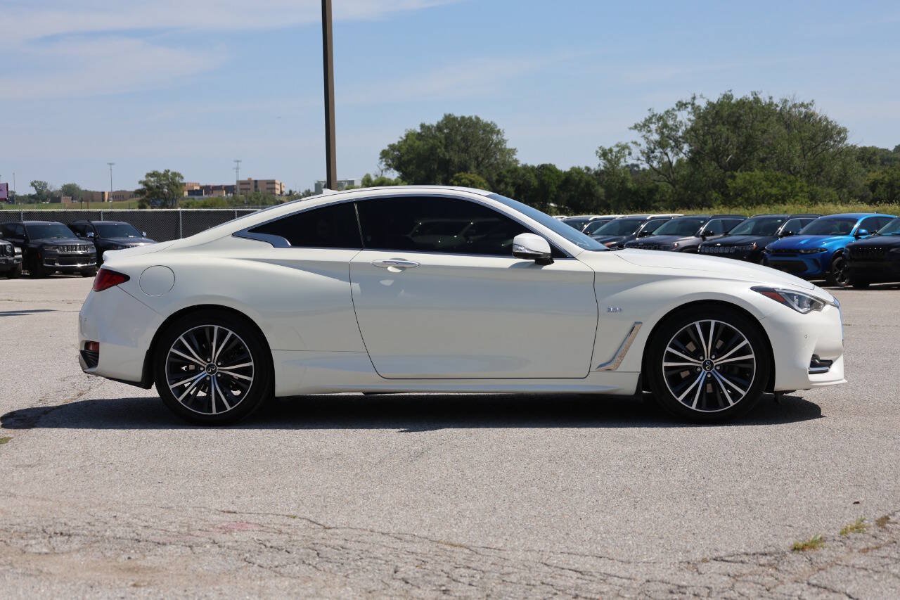 Used 2020 INFINITI Q60 3.0t Luxe w/ Essential Package AWD/4WD image 7