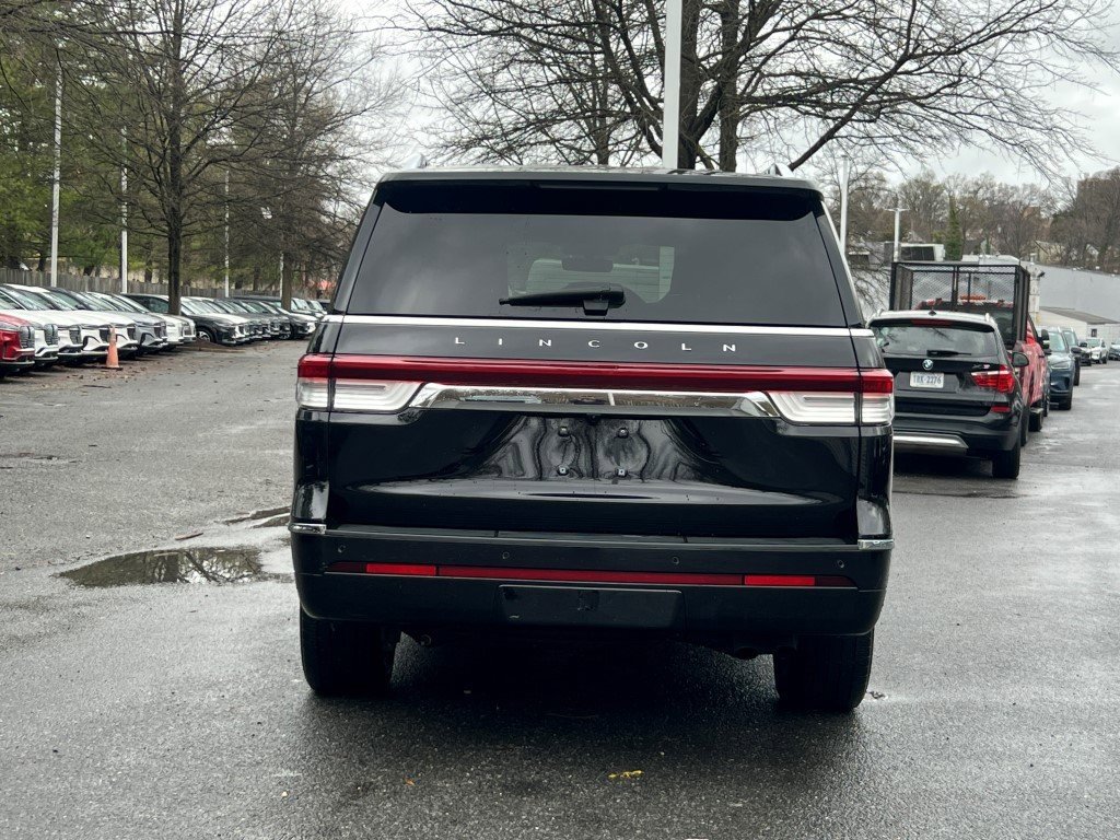 Used 2022 Lincoln Navigator Reserve image 6