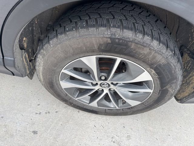 Used 2018 Toyota RAV4 XLE image 15