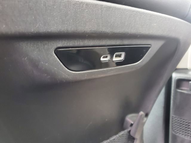 Certified 2024 Chrysler Pacifica Touring-L image 24