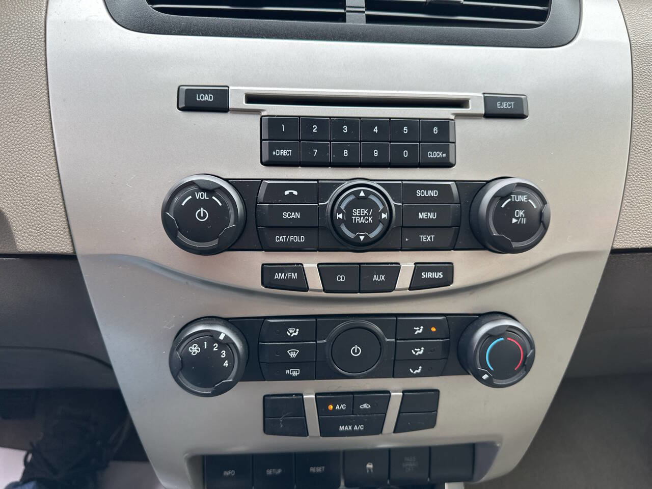 Used 2010 Ford Focus SE image 21