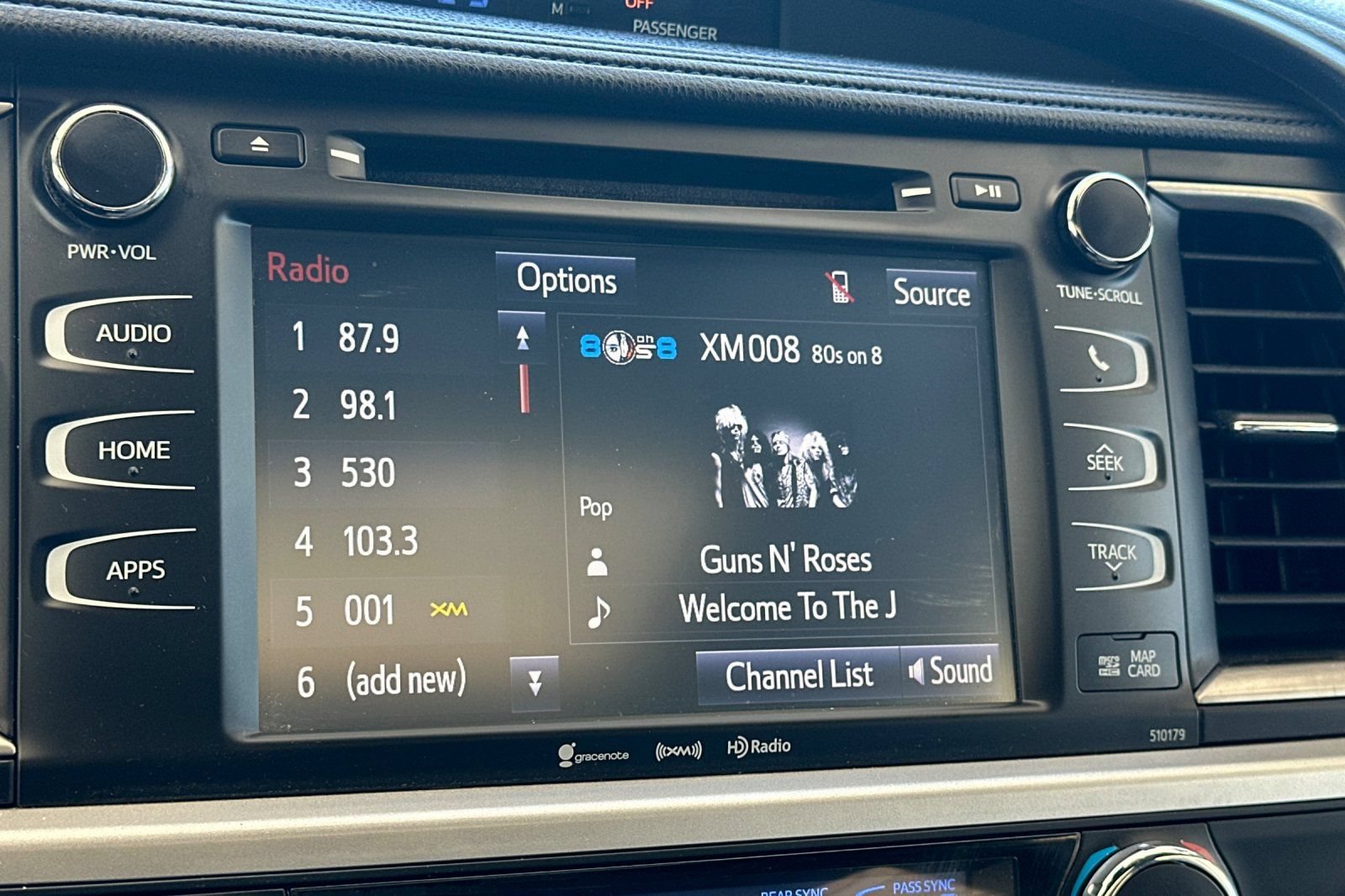 Used 2018 Toyota Highlander XLE AWD/4WD image 18