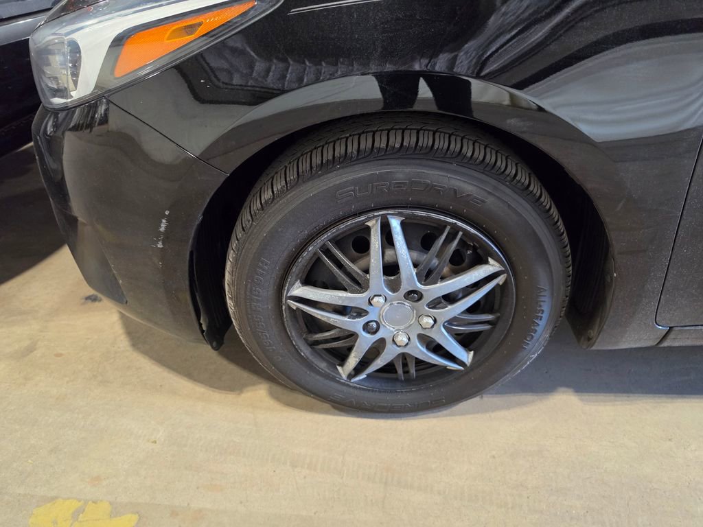 Used 2017 Kia Forte LX FWD image 3