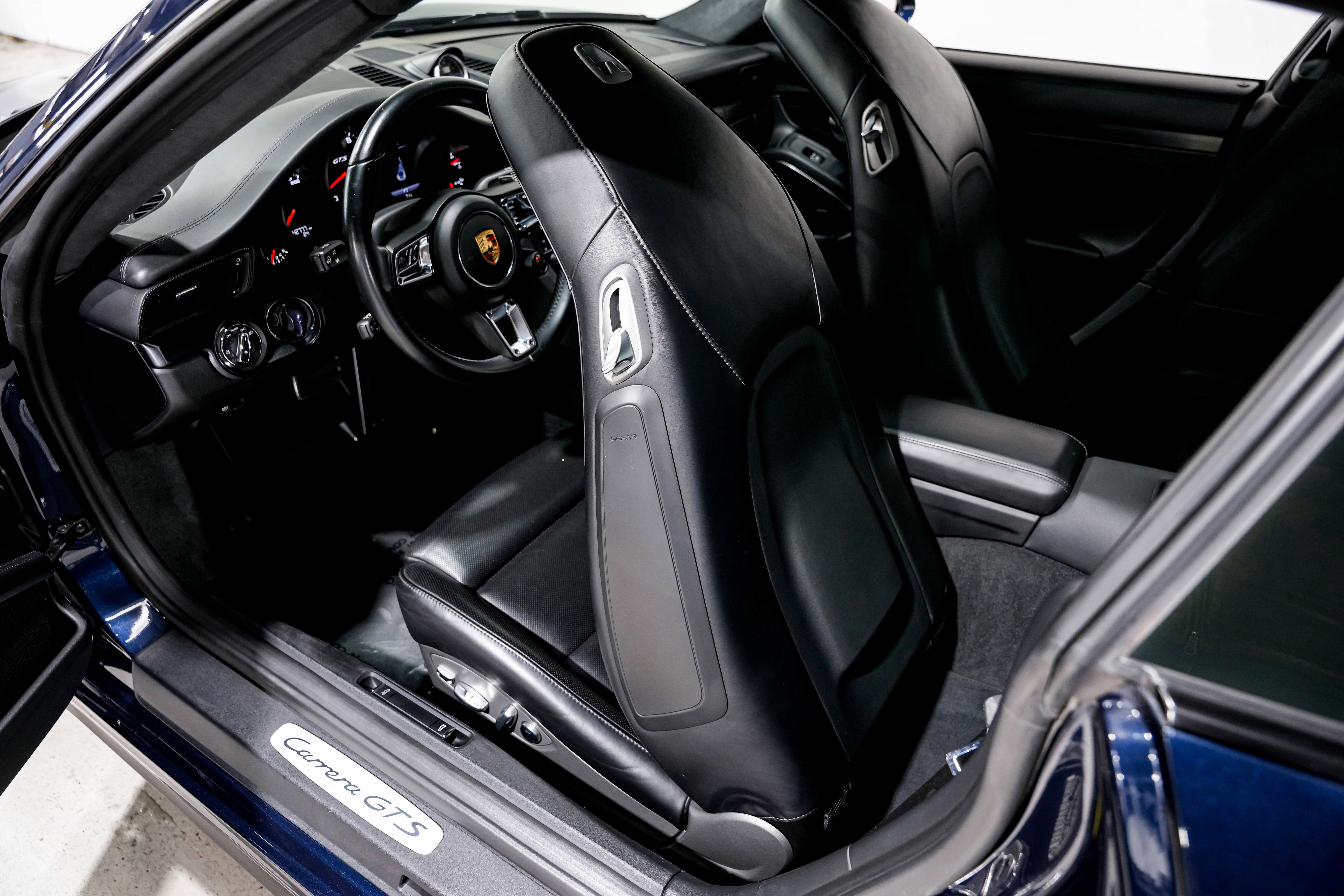 Used 2019 Porsche 911 Carrera GTS RWD image 25