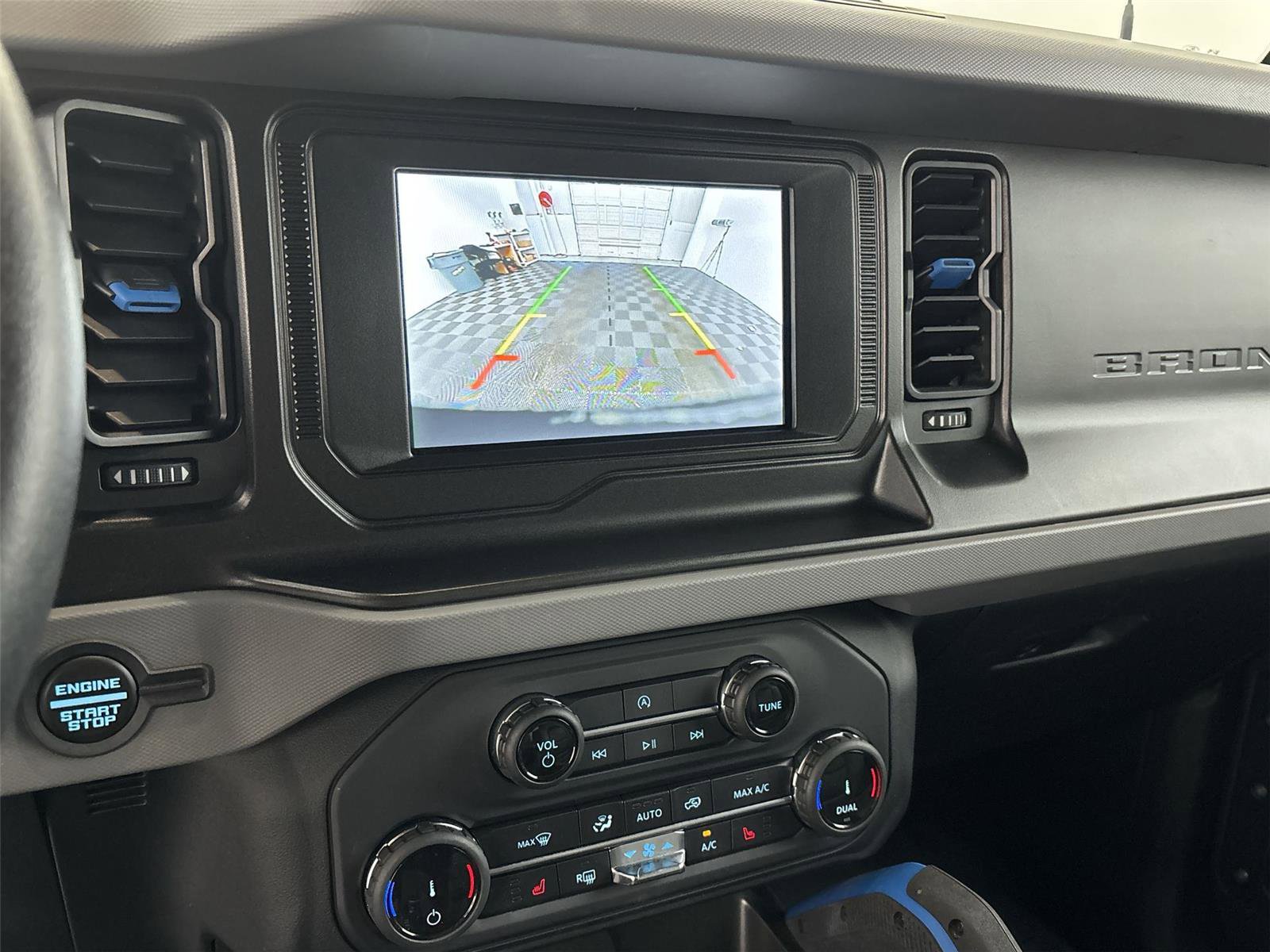 Used 2022 Ford Bronco Black Diamond image 30