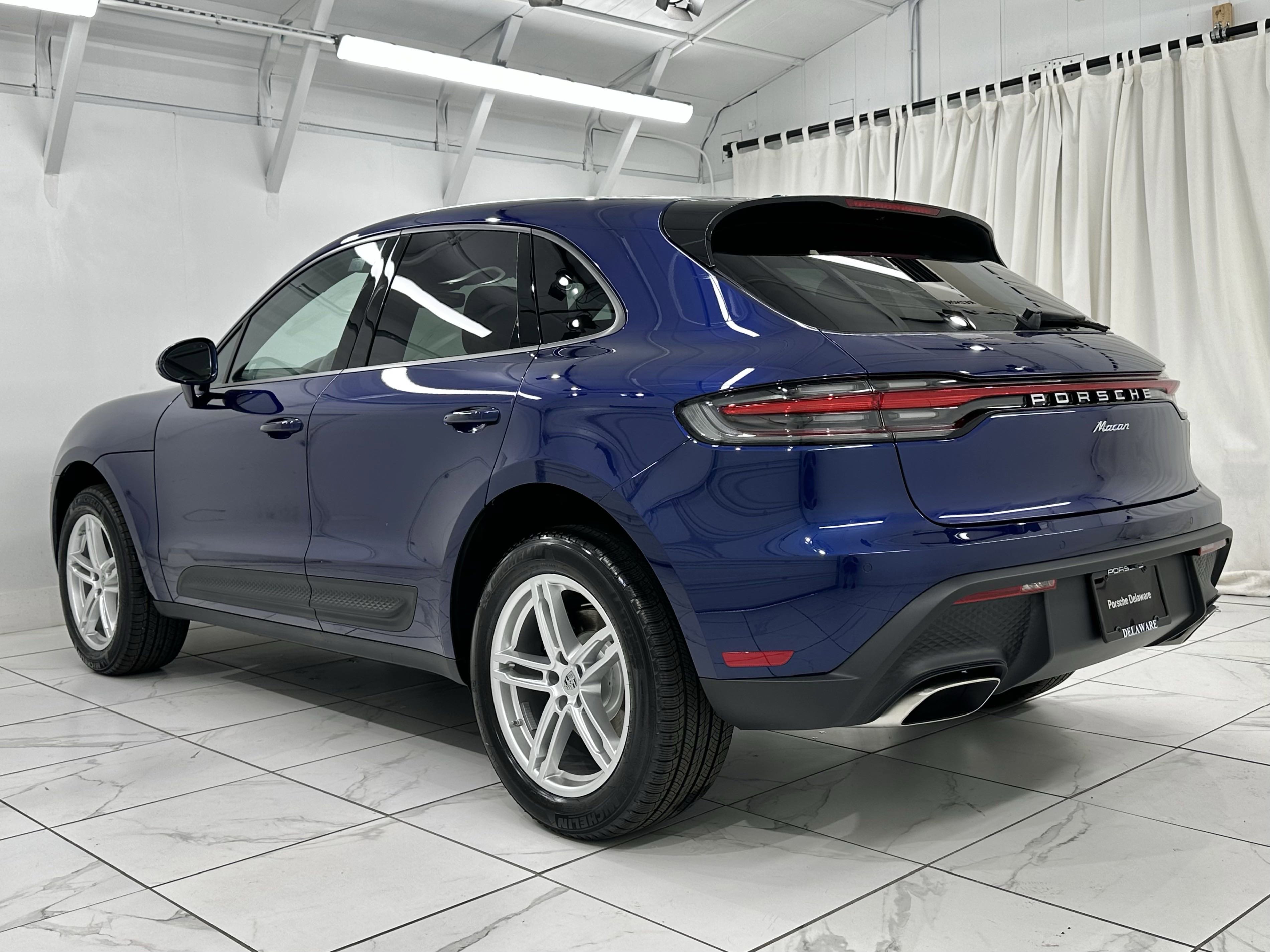 Certified 2025 Porsche Macan image 3
