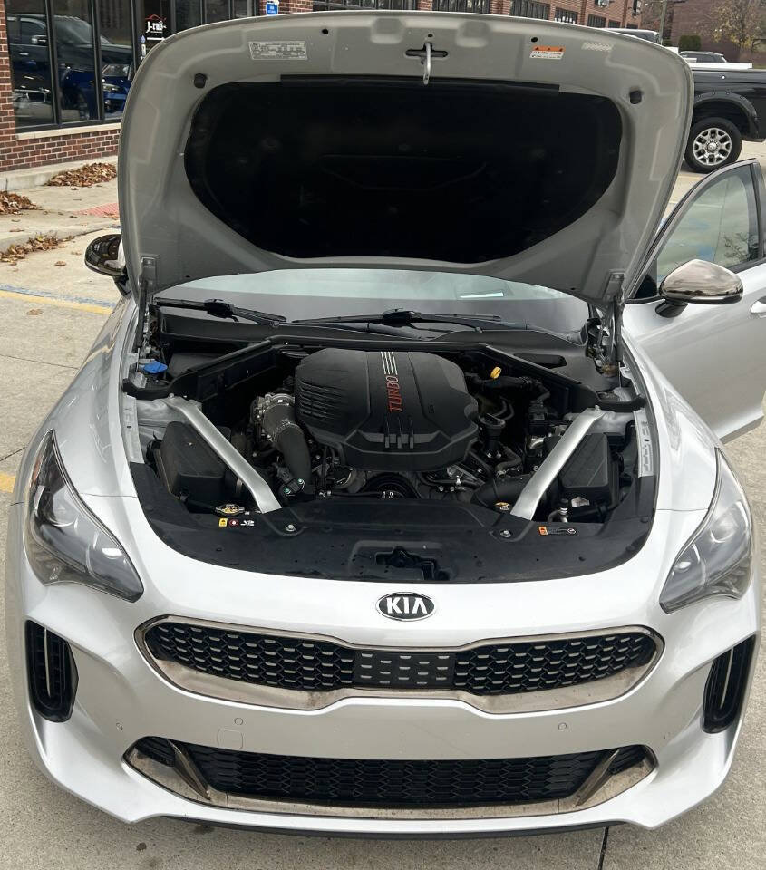 Used 2018 Kia Stinger GT2 image 40