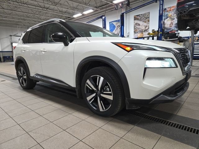 Used 2023 Nissan Rogue SL image 1