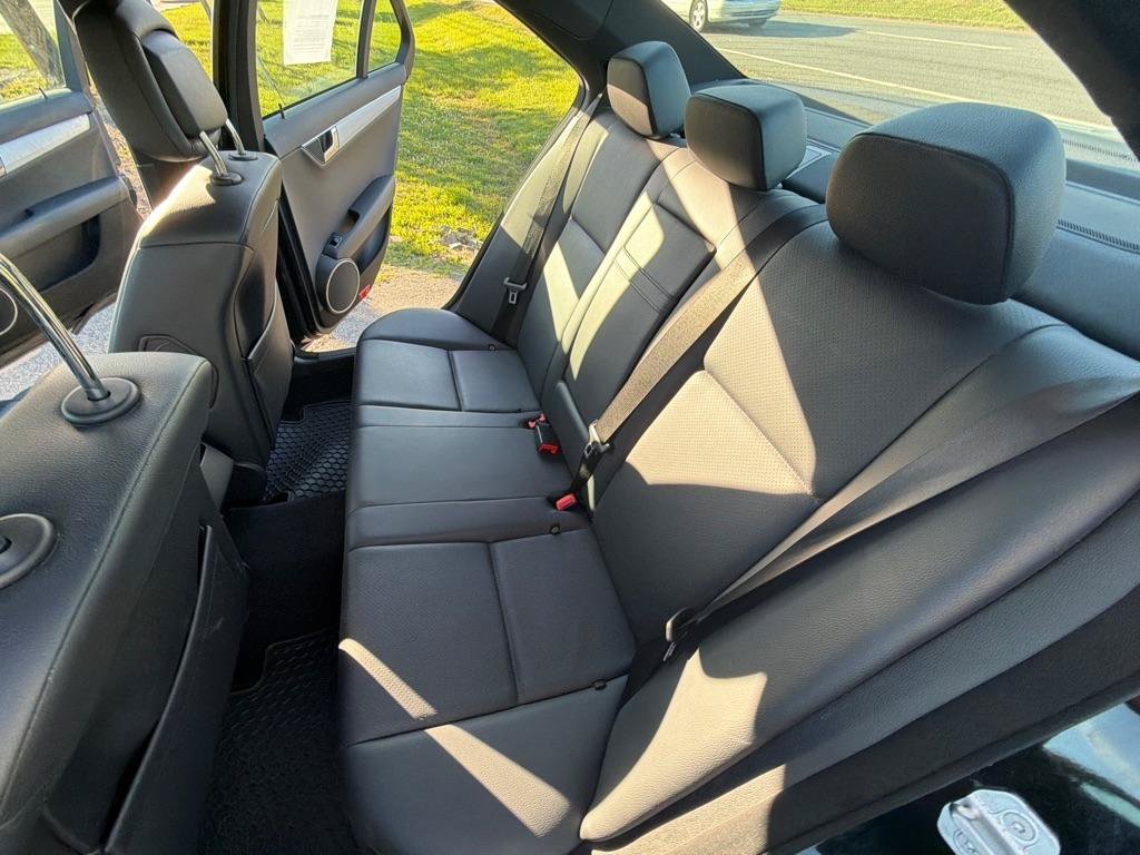 Used 2009 Mercedes-Benz C 300 4MATIC Sedan image 30