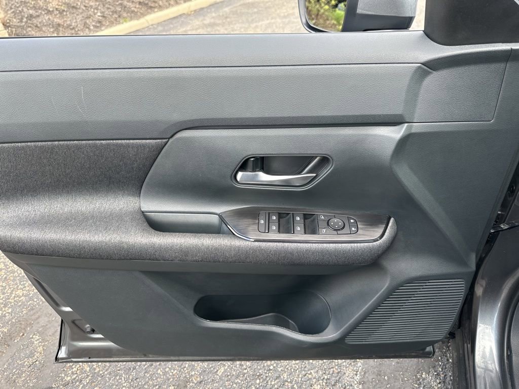 Used 2025 Nissan Kicks SV w/ SV Premium Package image 42