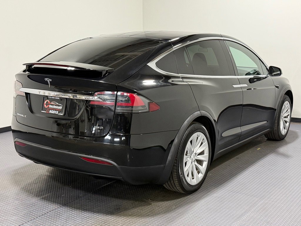 Used 2016 Tesla Model X 75D image 5