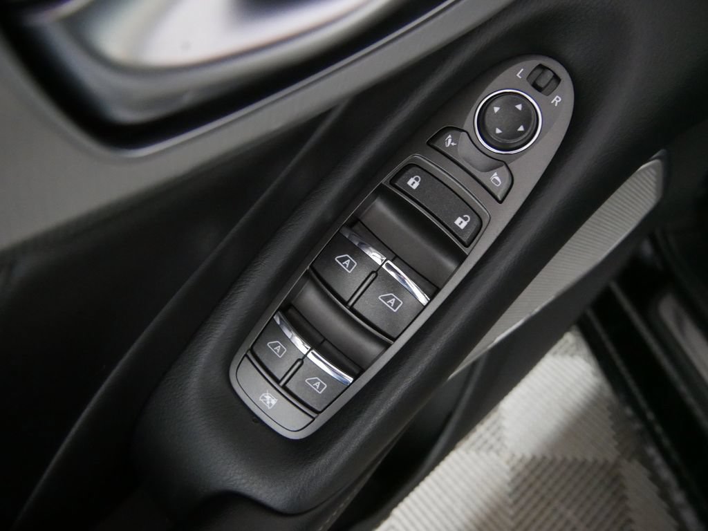 Used 2023 INFINITI Q50 Luxe AWD/4WD image 16