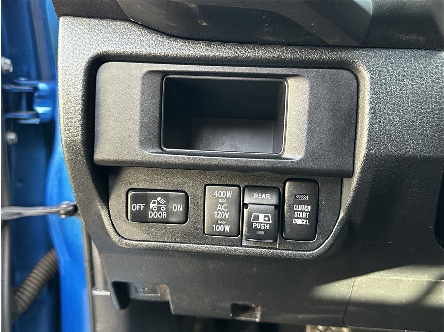 Used 2017 Toyota Tacoma TRD Off-Road image 26