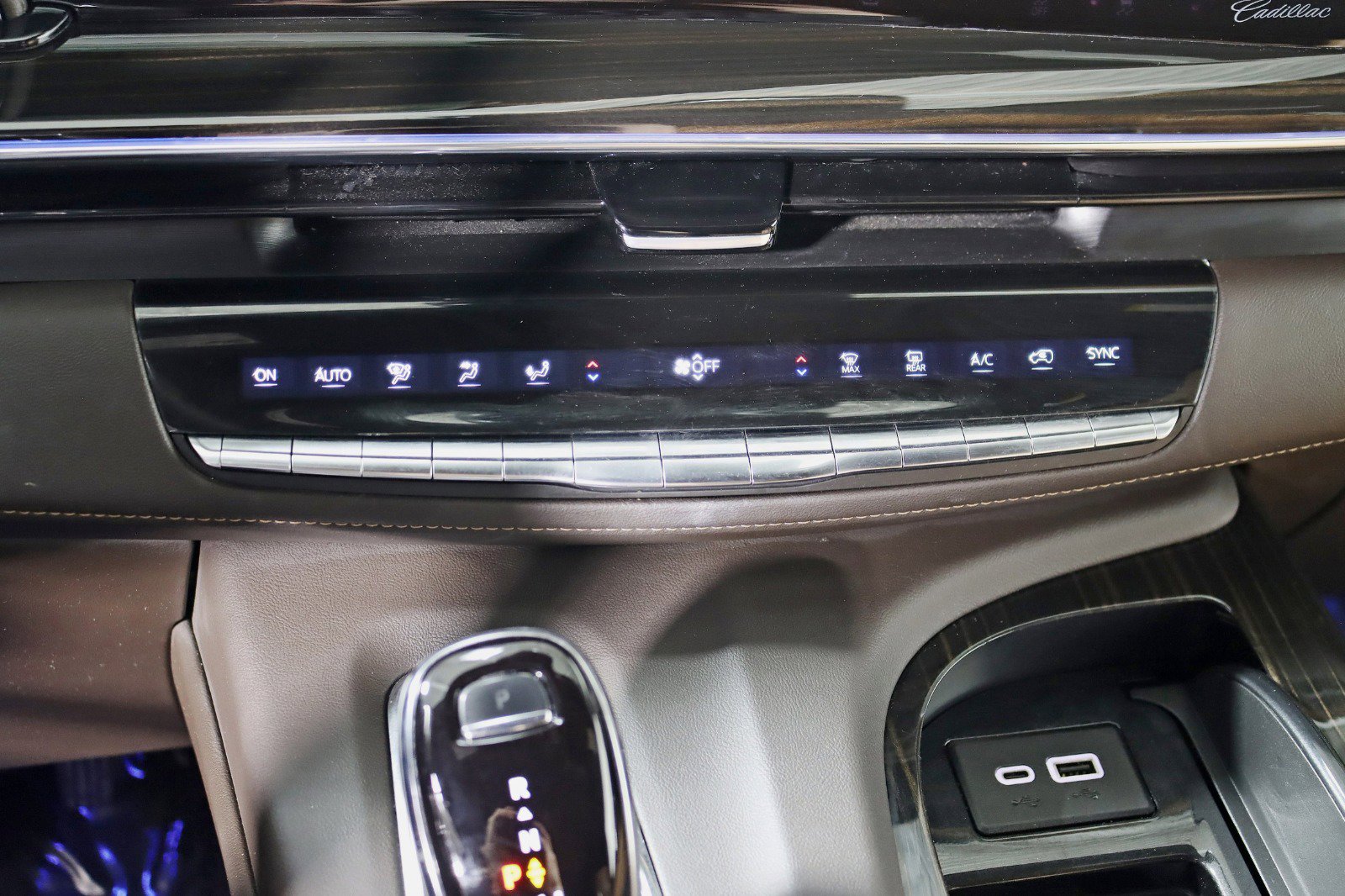 Used 2023 Cadillac Escalade ESV Premium Luxury AWD/4WD image 28