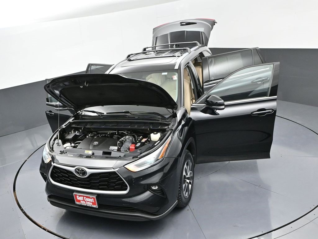 Certified 2021 Toyota Highlander XLE image 48