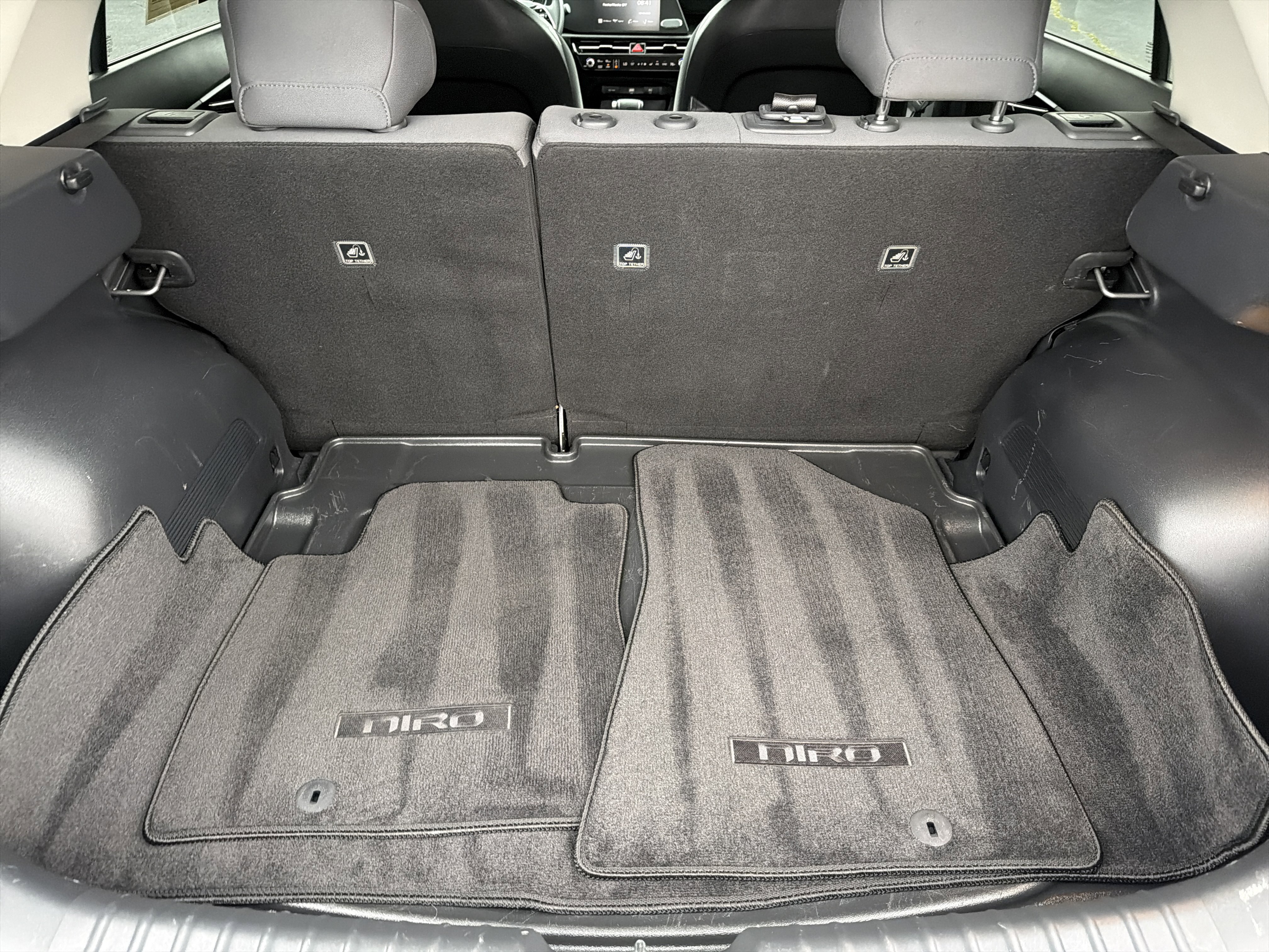 Used 2023 Kia Niro LX image 18