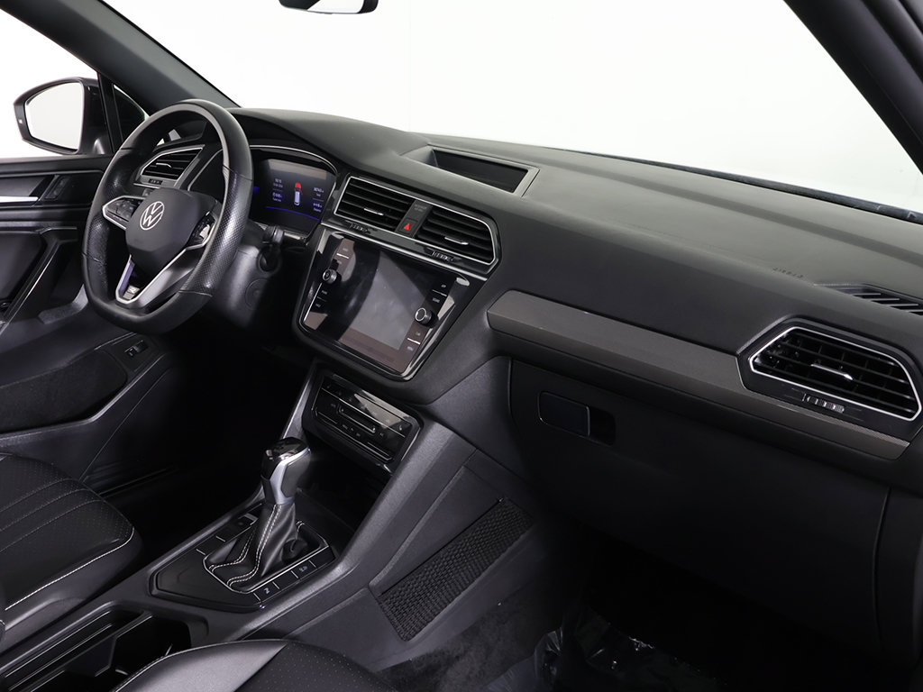 Used 2024 Volkswagen Tiguan SE R-Line FWD image 28