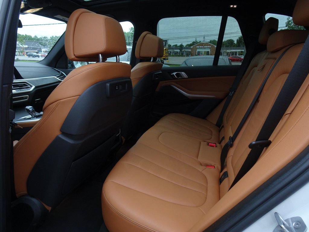 Used 2022 BMW X5 xDrive40i w/ Premium Package AWD/4WD image 15