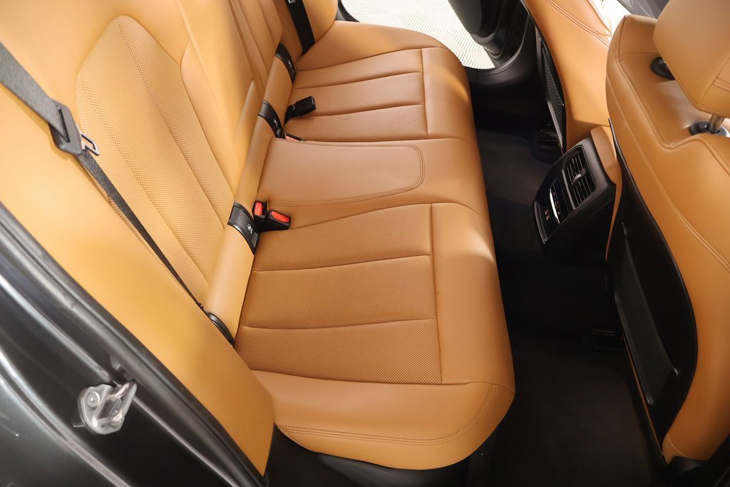 Used 2022 BMW 330i xDrive 330i xDrive w/ Driving Assistance Package image 15