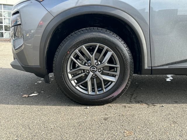 Used 2023 Nissan Rogue S image 29