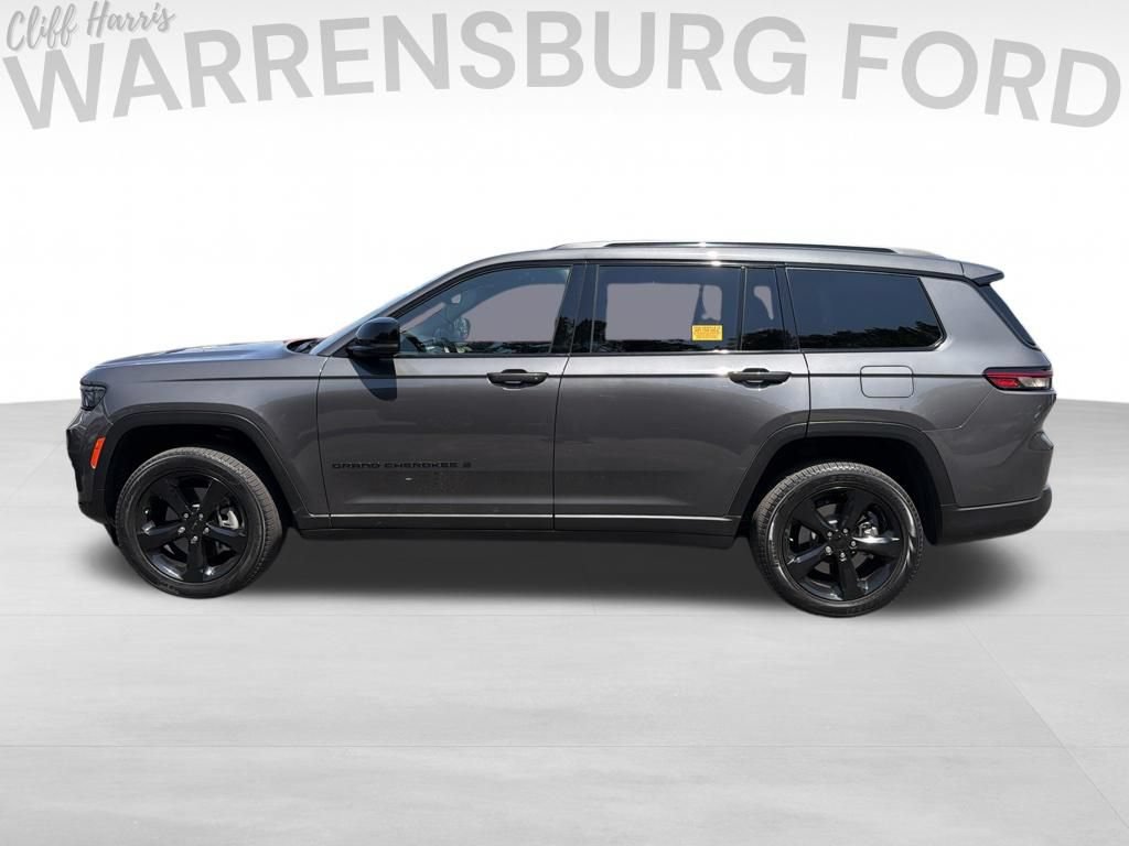 Used 2024 Jeep Grand Cherokee L Limited w/ Black Appearance Package AWD/4WD image 4
