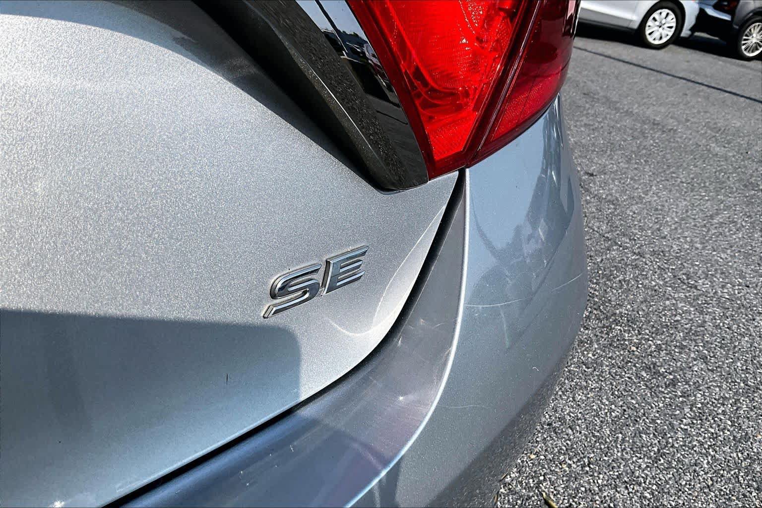 Used 2017 Toyota Camry SE FWD image 10