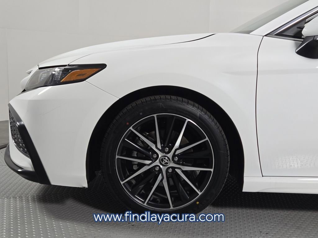 Used 2024 Toyota Camry SE FWD image 11