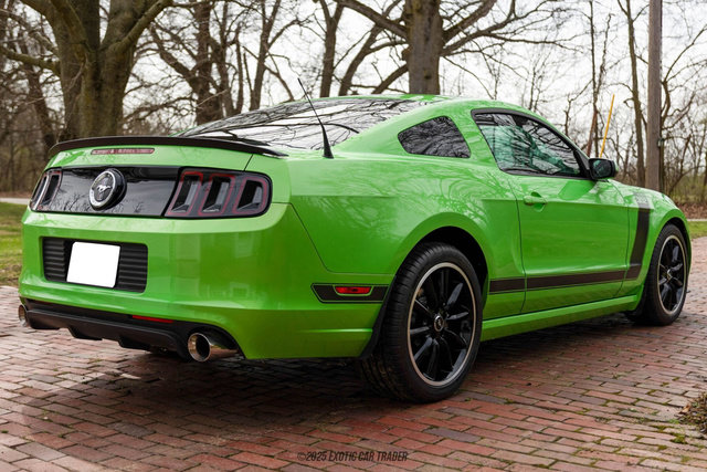 Used 2013 Ford Mustang Boss 302 w/ Boss 302 Accessory Pkg RWD image 8