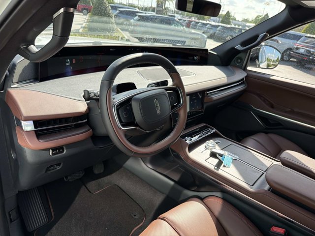 New 2026 Lincoln Navigator L Reserve AWD/4WD image 14
