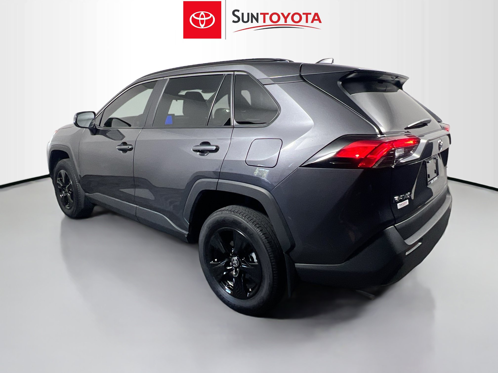 Used 2025 Toyota RAV4 XLE FWD image 6