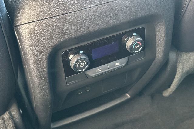 New 2026 Chevrolet Traverse LT image 17