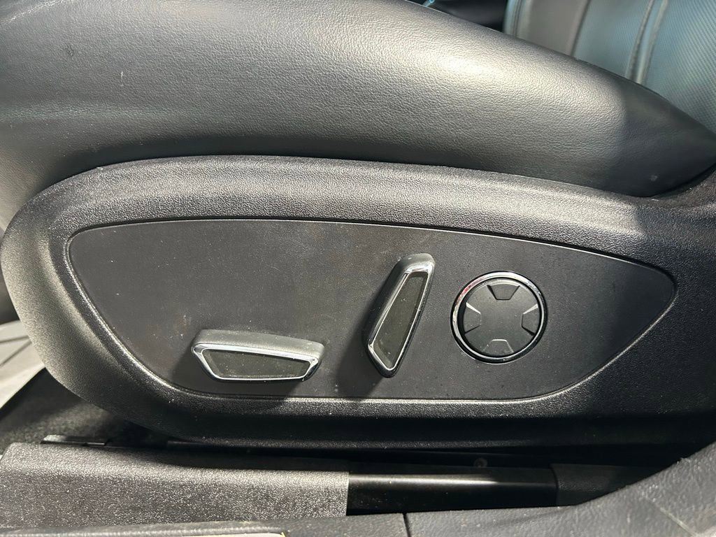 Used 2017 Lincoln MKZ Reserve image 16