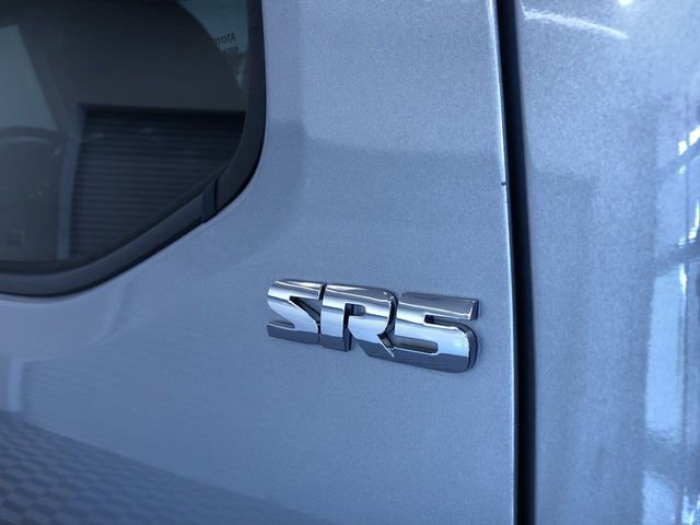 Used 2018 Toyota Tacoma SR5 AWD/4WD image 10