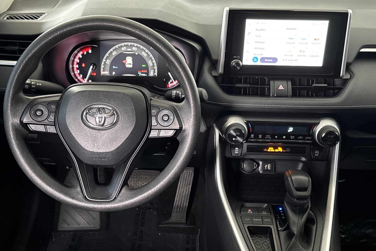 Used 2025 Toyota RAV4 XLE FWD image 14