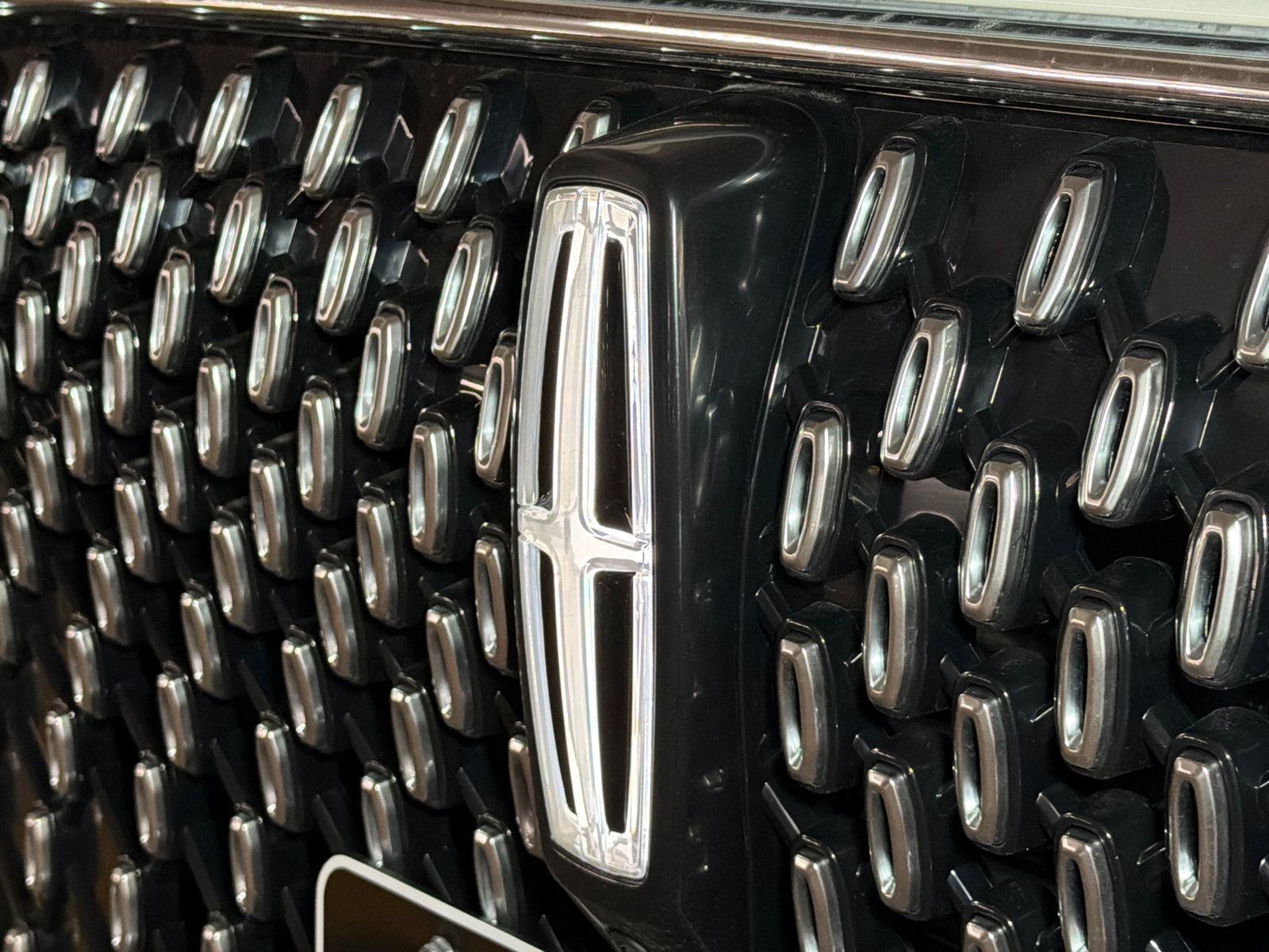 New 2027 Lincoln Aviator Reserve AWD/4WD image 14