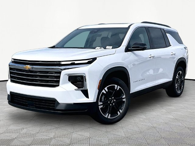 New 2027 Chevrolet Traverse LT w/ Sun and Wheel Package AWD/4WD image 3
