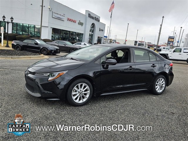 Used 2022 Toyota Corolla LE image 3