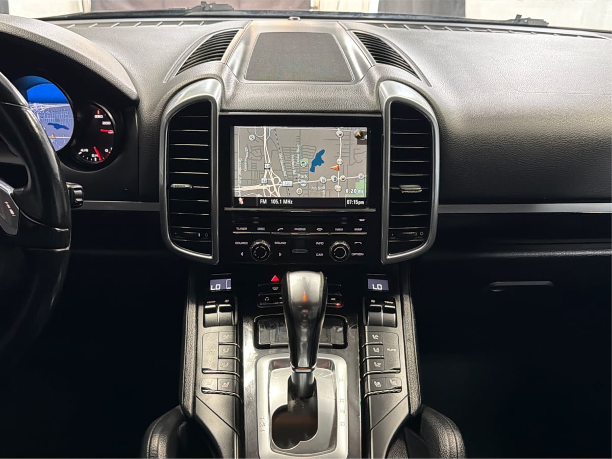 Used 2012 Porsche Cayenne AWD/4WD image 29