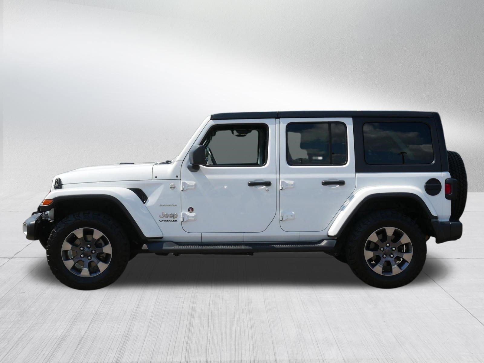 Used 2018 Jeep Wrangler Unlimited Sahara w/ Dual Top Group AWD/4WD image 4