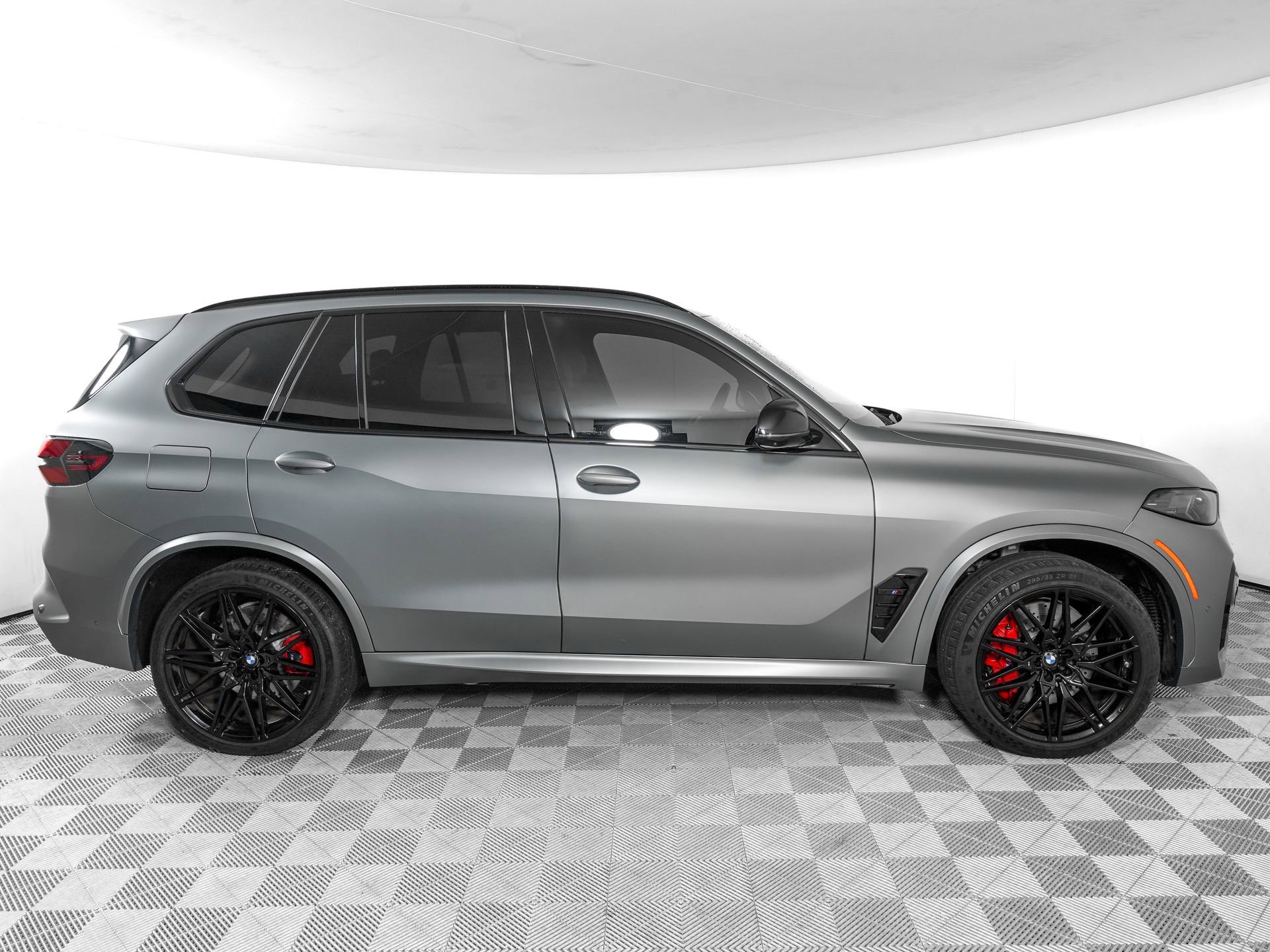Used 2025 BMW X5 M Competition w/ Executive Package AWD/4WD image 3