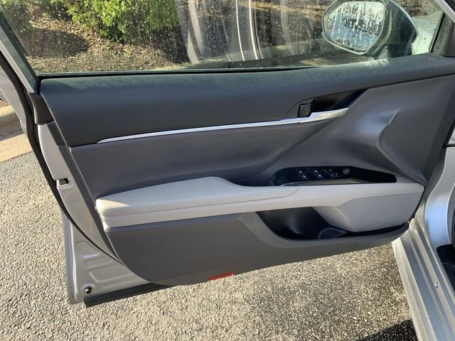 Certified 2020 Toyota Camry SE image 17